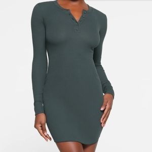 SKIMS BODY LONG SLEEVE SLIP DRESS size small button up black ribbed Henley